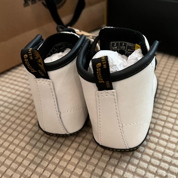 Infant Dr. Martens Air Wair White - Picture 6 of 7